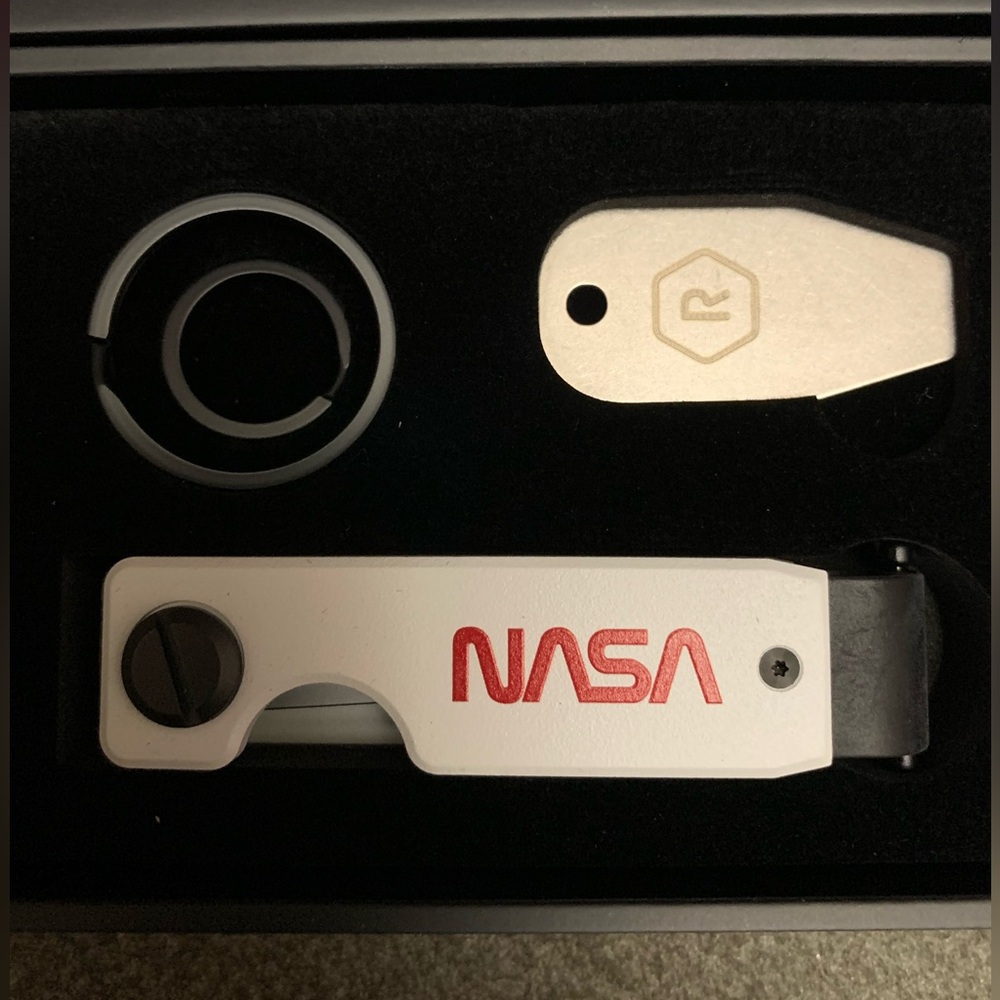 Brand New Lunar Collection Ridge Keycase - Picture 2 of 7